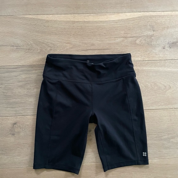 Sweaty Betty all day 9 inch black shorts - size small - Picture 1 of 7